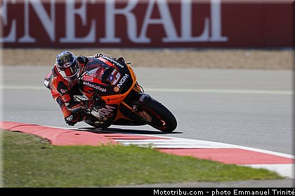 motogp_edwards_001_angleterre_silverstone_2013.jpg