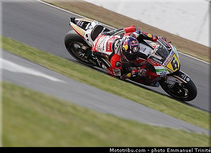 motogp_edwards_002_angleterre_silverstone_2013.jpg