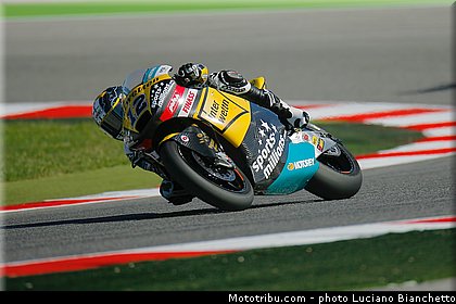 moto2_luthi_001_saint_marin_misano_adriatico_marco_simoncelli_2013.jpg