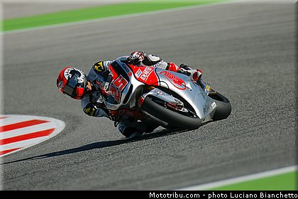 moto2_shah_002_saint_marin_misano_adriatico_marco_simoncelli_2013.jpg