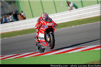 motogp_hayden_005_saint_marin_misano_adriatico_marco_simoncelli_2013.jpg