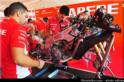 pit_lane_et_paddock_motogp_2013_san_marino_misano_adriatico_0011.jpg