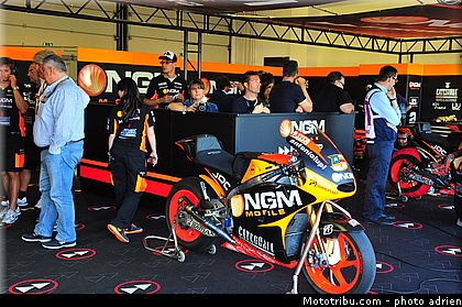 pit_lane_et_paddock_motogp_2013_san_marino_misano_adriatico_0023.jpg