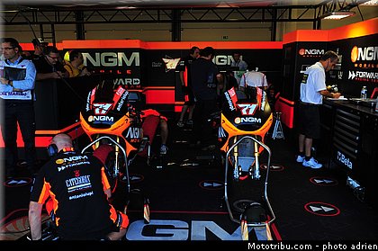 pit_lane_et_paddock_motogp_2013_san_marino_misano_adriatico_0026.jpg