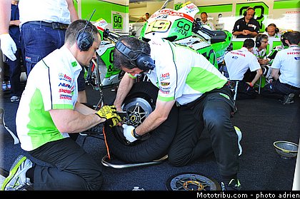 pit_lane_et_paddock_motogp_2013_san_marino_misano_adriatico_0040.jpg