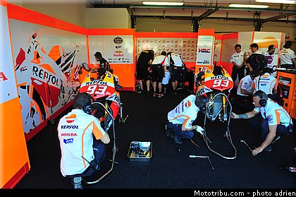 pit_lane_et_paddock_motogp_2013_san_marino_misano_adriatico_0046.jpg