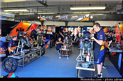 pit_lane_et_paddock_motogp_2013_san_marino_misano_adriatico_0063.jpg