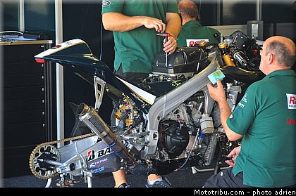 pit_lane_et_paddock_motogp_2013_san_marino_misano_adriatico_0076.jpg
