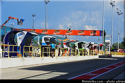 pit_lane_et_paddock_motogp_2013_san_marino_misano_adriatico_0082.jpg