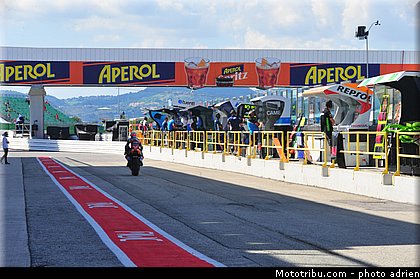 pit_lane_et_paddock_motogp_2013_san_marino_misano_adriatico_0094.jpg