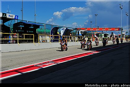 pit_lane_et_paddock_motogp_2013_san_marino_misano_adriatico_0111.jpg