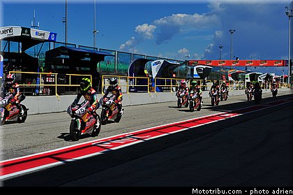 pit_lane_et_paddock_motogp_2013_san_marino_misano_adriatico_0112.jpg