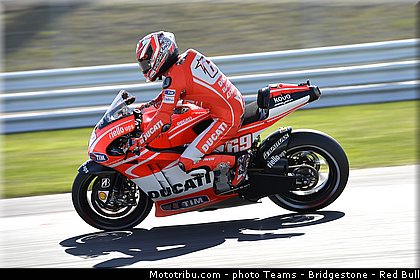 motogp_hayden_006_saint_marin_misano_adriatico_2013.jpg