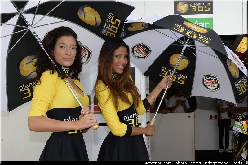 motogp_pitbabe_0004_espagne_aragon_motorland_2013
