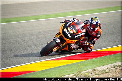 motogp_edwards_0007_espagne_aragon_motorland_2013.jpg
