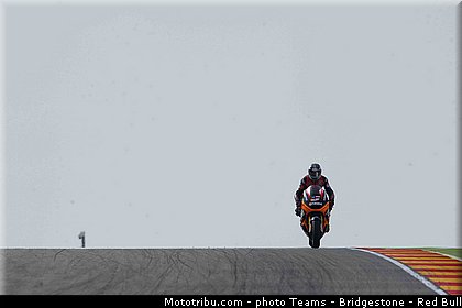 motogp_edwards_0008_espagne_aragon_motorland_2013.jpg