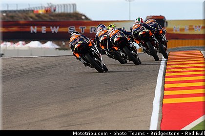 red_bull_motogp_rookies_cup_0002_espagne_aragon_motorland_2013.jpg