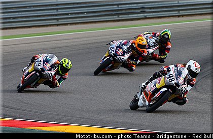 red_bull_motogp_rookies_cup_0004_espagne_aragon_motorland_2013.jpg