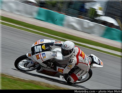 moto3_fenati_001_malaisie_sepang_2013.jpg
