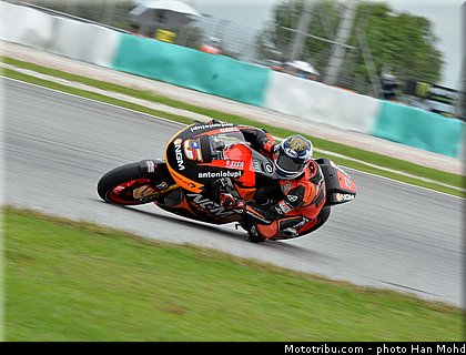 motogp_edwards_001_malaisie_sepang_2013.jpg