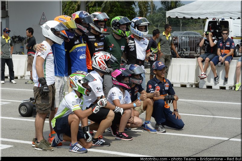 moto3_ambiance_002_malaisie_sepang_2013