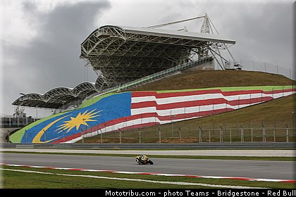moto2_luthi_014_malaisie_sepang_2013.jpg