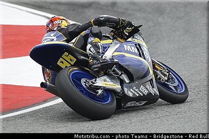 moto2_rossi_003_malaisie_sepang_2013.jpg