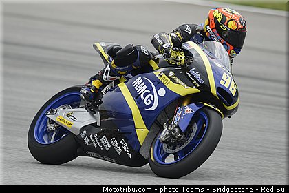 moto2_rossi_004_malaisie_sepang_2013.jpg
