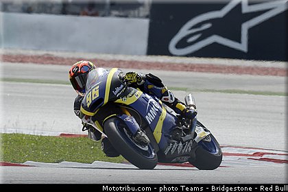 moto2_rossi_009_malaisie_sepang_2013.jpg