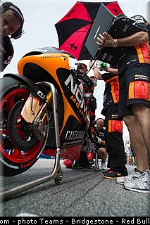 motogp_edwards_003_malaisie_sepang_2013.jpg