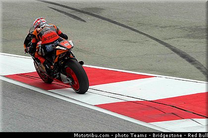 motogp_edwards_005_malaisie_sepang_2013.jpg