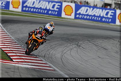 motogp_edwards_011_malaisie_sepang_2013.jpg
