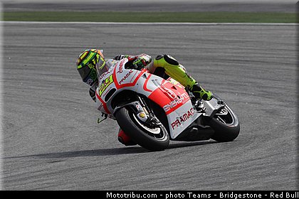 motogp_iannone_019_malaisie_sepang_2013.jpg