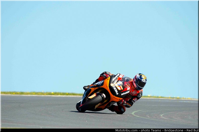 motogp_edwards_0004_australie_philip_island_2013
