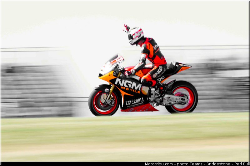 motogp_edwards_0008_australie_philip_island_2013