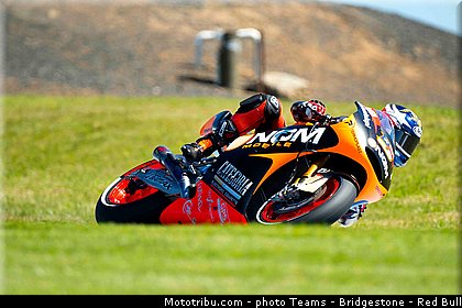 motogp_edwards_0003_australie_philip_island_2013.jpg
