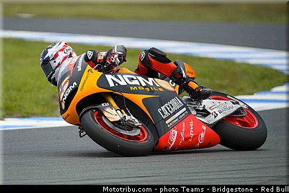 motogp_edwards_0006_australie_philip_island_2013.jpg