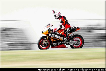 motogp_edwards_0008_australie_philip_island_2013.jpg