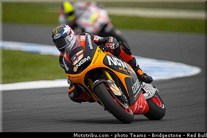 motogp_edwards_0011_australie_philip_island_2013.jpg