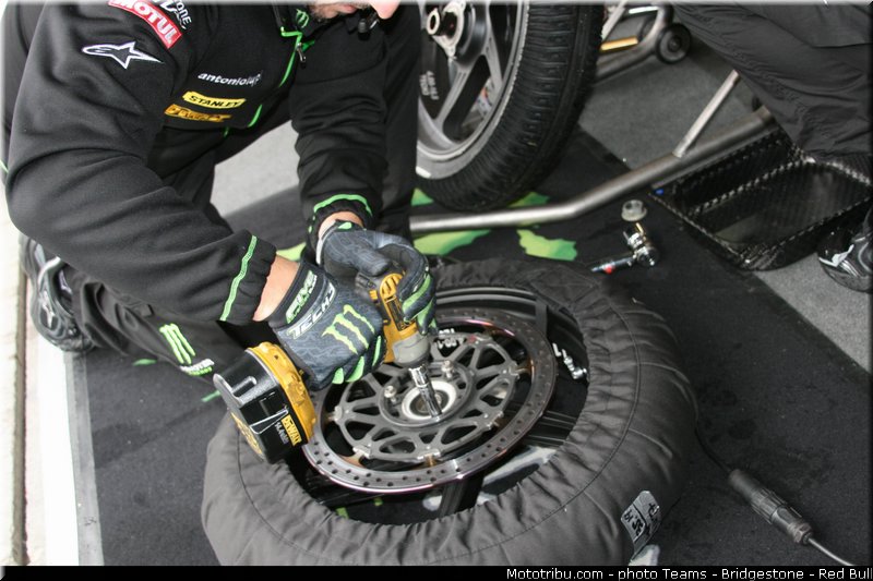 motogp_tech3_004_japon_motegi_2013