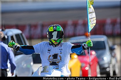 moto2_espargaro_p_038_japon_motegi_2013.jpg
