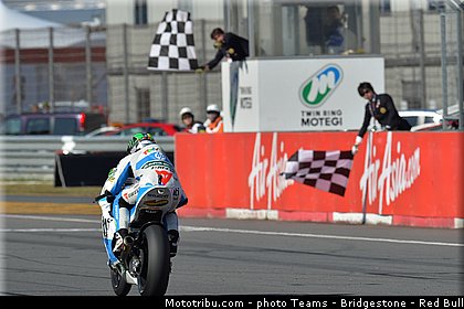 moto2_espargaro_p_040_japon_motegi_2013.jpg