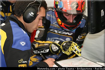 moto2_rossi_002_japon_motegi_2013.jpg