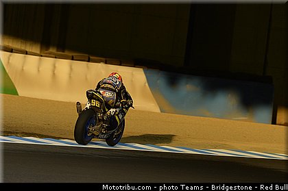 moto2_rossi_009_japon_motegi_2013.jpg