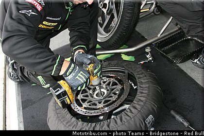 motogp_tech3_004_japon_motegi_2013.jpg