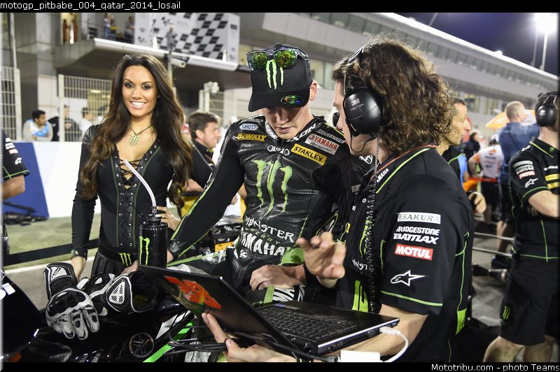 motogp_pitbabe_004_qatar_2014_losail