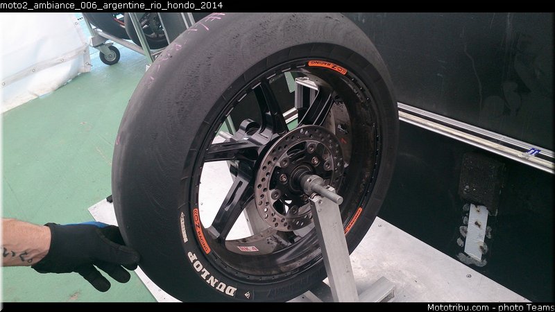 moto2_ambiance_006_argentine_rio_hondo_2014