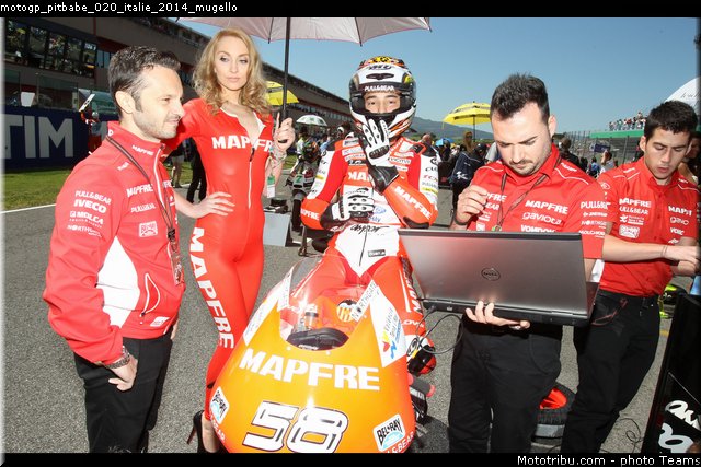 motogp_pitbabe_020_italie_2014_mugello