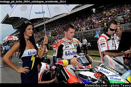 motogp_pit_babe_0004_catalogne_montmelo_2014.jpg