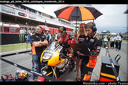motogp_pit_babe_0016_catalogne_montmelo_2014.jpg